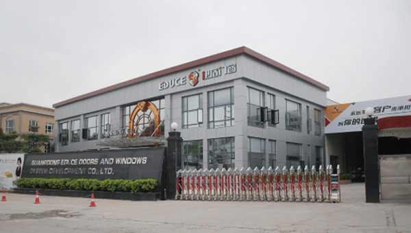 伊盾门窗&ldquo;首家使用门窗安全格&rdquo;