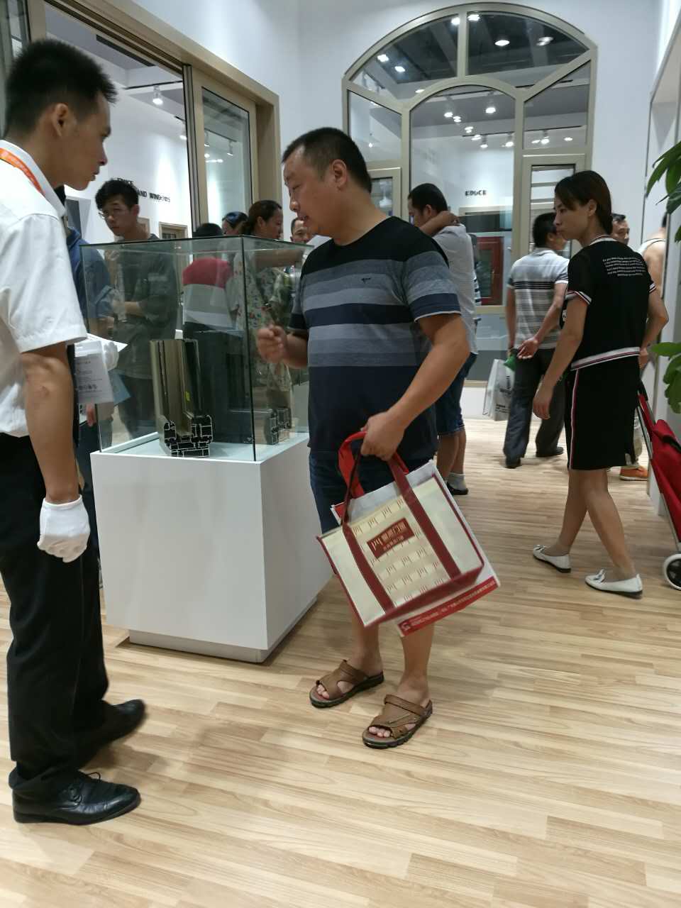 高端门窗加盟伊盾门窗