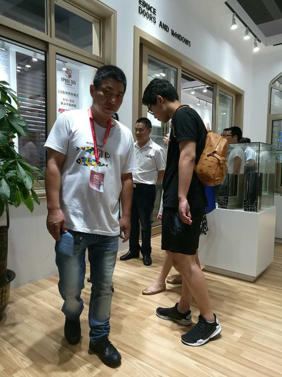 伊盾门窗广州建博会