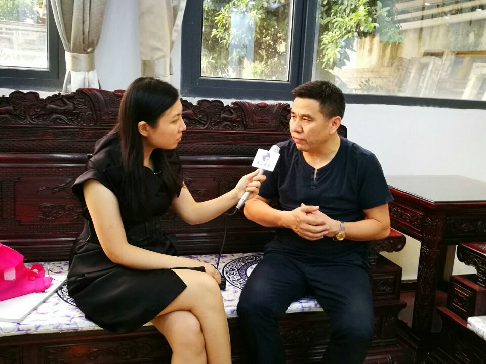 行业首家安全门窗企业伊盾门窗受邀佛山广播电台专访 行业首家安全门窗企业伊盾门窗受邀佛山广播电台专访